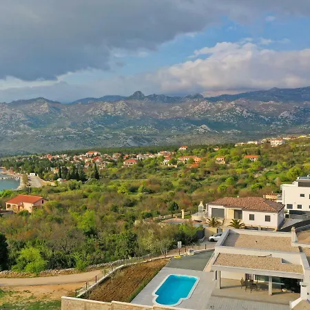 Dom wakacyjny Holiday Elia Rovanjska